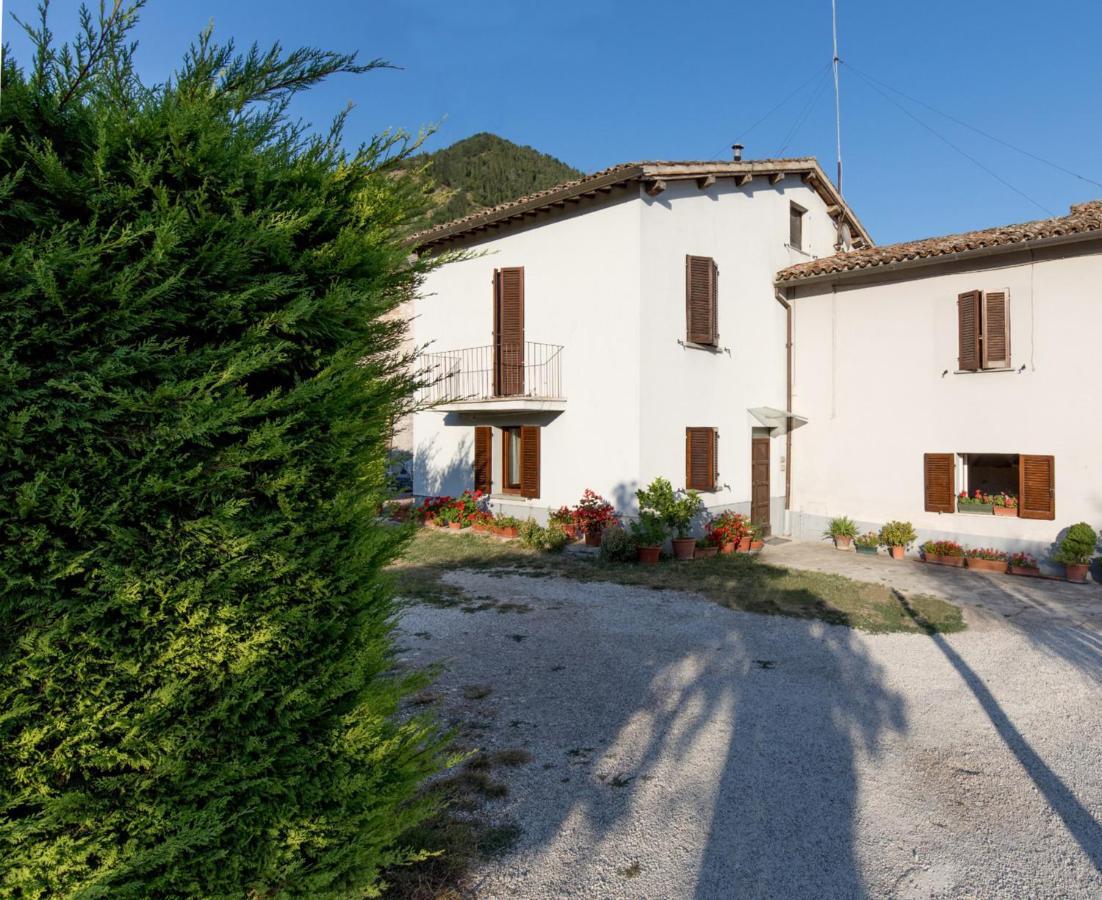 Borgo Santa Lucia Apartment With Private Parking & Garden Gubbio Eksteriør bilde